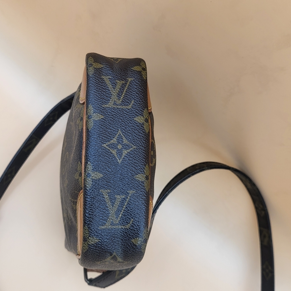 Louis Vuitton Danube Monogram Shoulder Crossbody Bag..authentic. !! - Picture 6 of 16